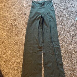 437 The Essentials Pant in Forest - NWOT